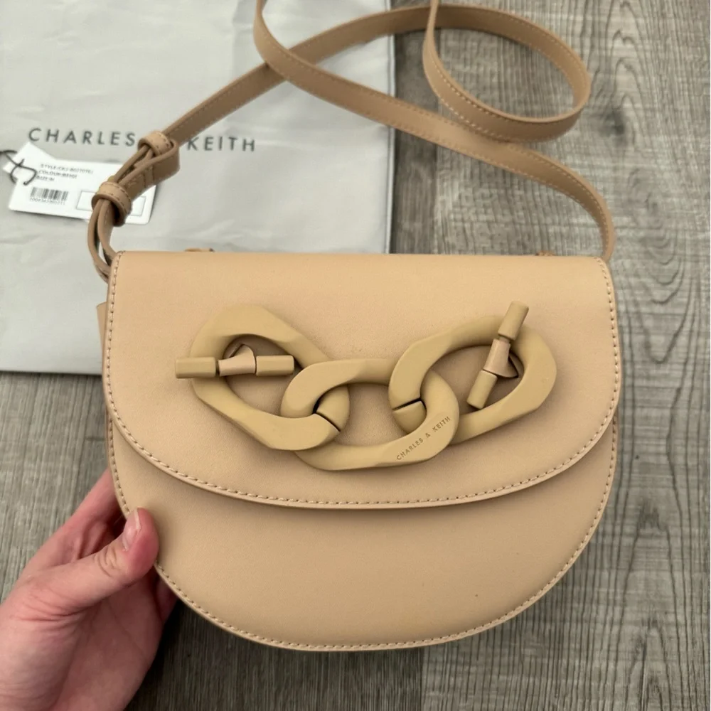 Charles & Keith Layla Chain Link Crossbody Bag - Beige - Size Medium - Picture 1 of 10